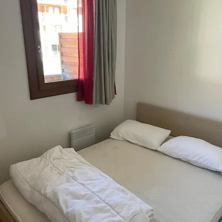 Appt 4 A 6 Pers Aux Pieds Des Pistes Les Terrasses Du Soleil D Or Avec Piscine Apartment *