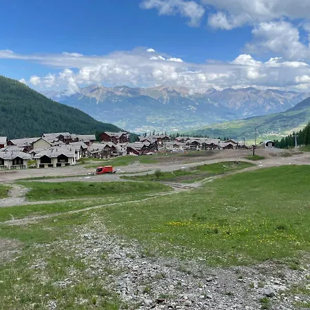 Appt 4 A 6 Pers Aux Pieds Des Pistes Les Terrasses Du Soleil D Or Avec Piscine Apartment *