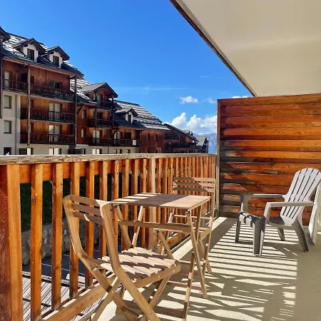 Apartment Appt 4 A 6 Pers Aux Pieds Des Pistes Les Terrasses Du Soleil D Or Avec Piscine