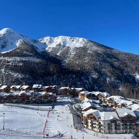 Appt 4 A 6 Pers Aux Pieds Des Pistes Les Terrasses Du Soleil D Or Avec Piscine Apartment Les Orres